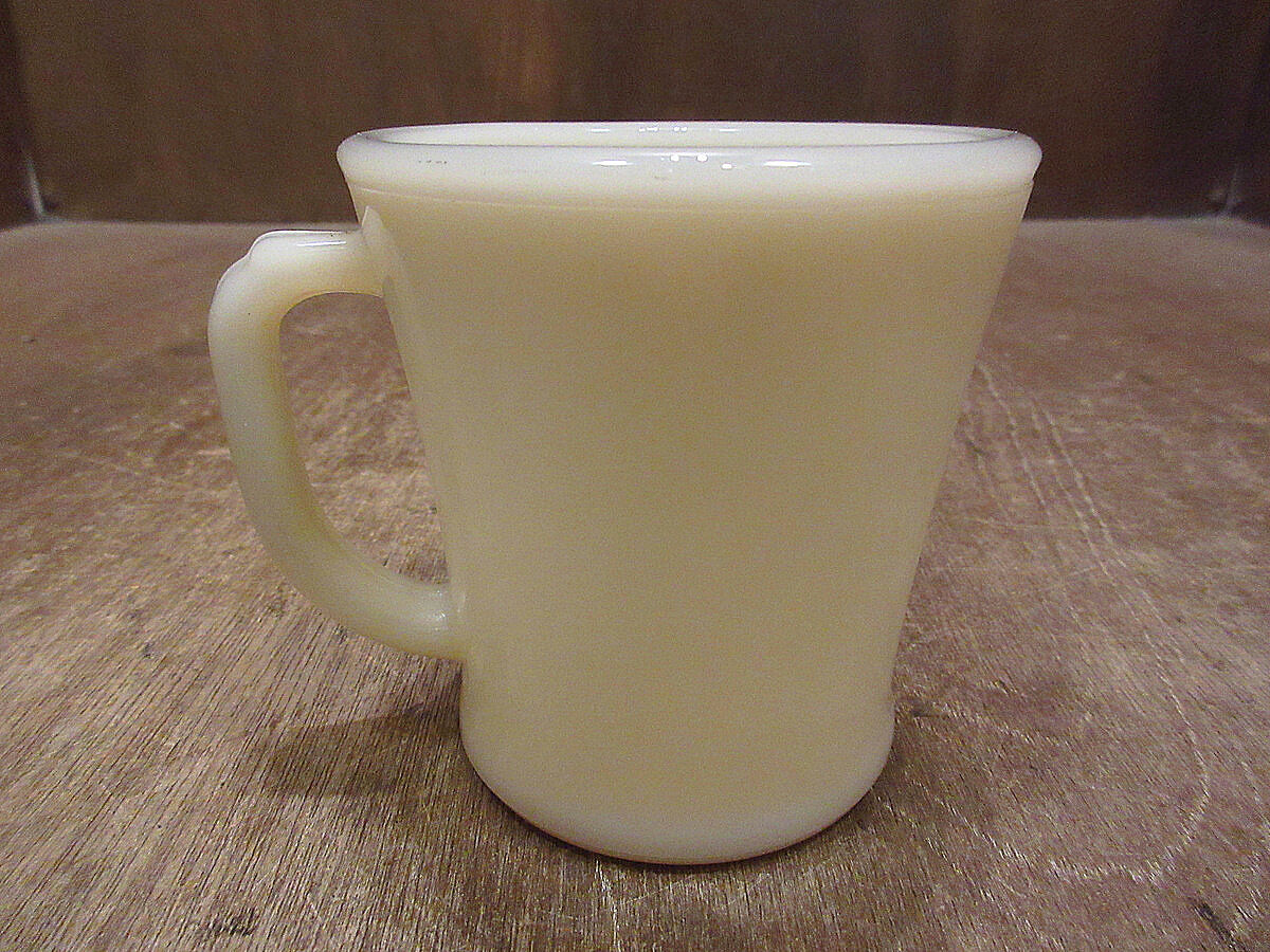 Fire King○初期ブロック体Dハンドルマグアイボリー○230405i5-frk