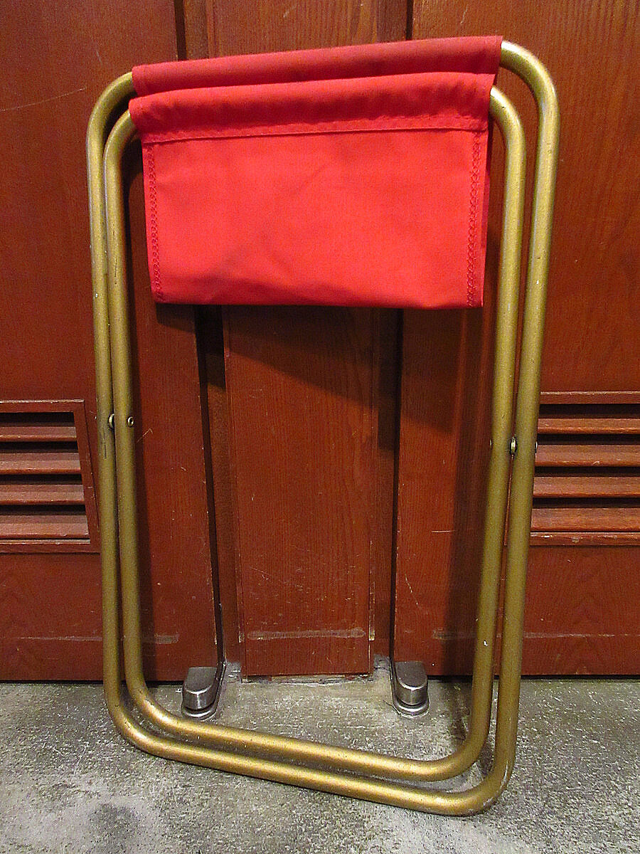 ヴィンテージ　フォールディングチェア　折りたたみ椅子 赤 Amazon.co.jp: 折りたたみパイプ椅子 フォールディングチェア 赤、黒