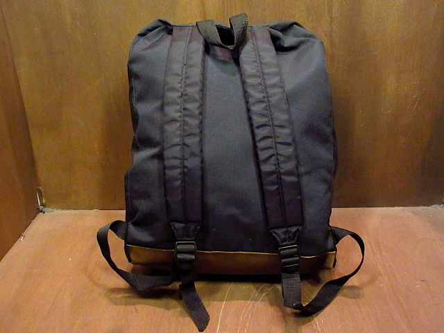 MADE IN U.S.A. EASTPAKワッペン付きボトムレザーバックパック黒
