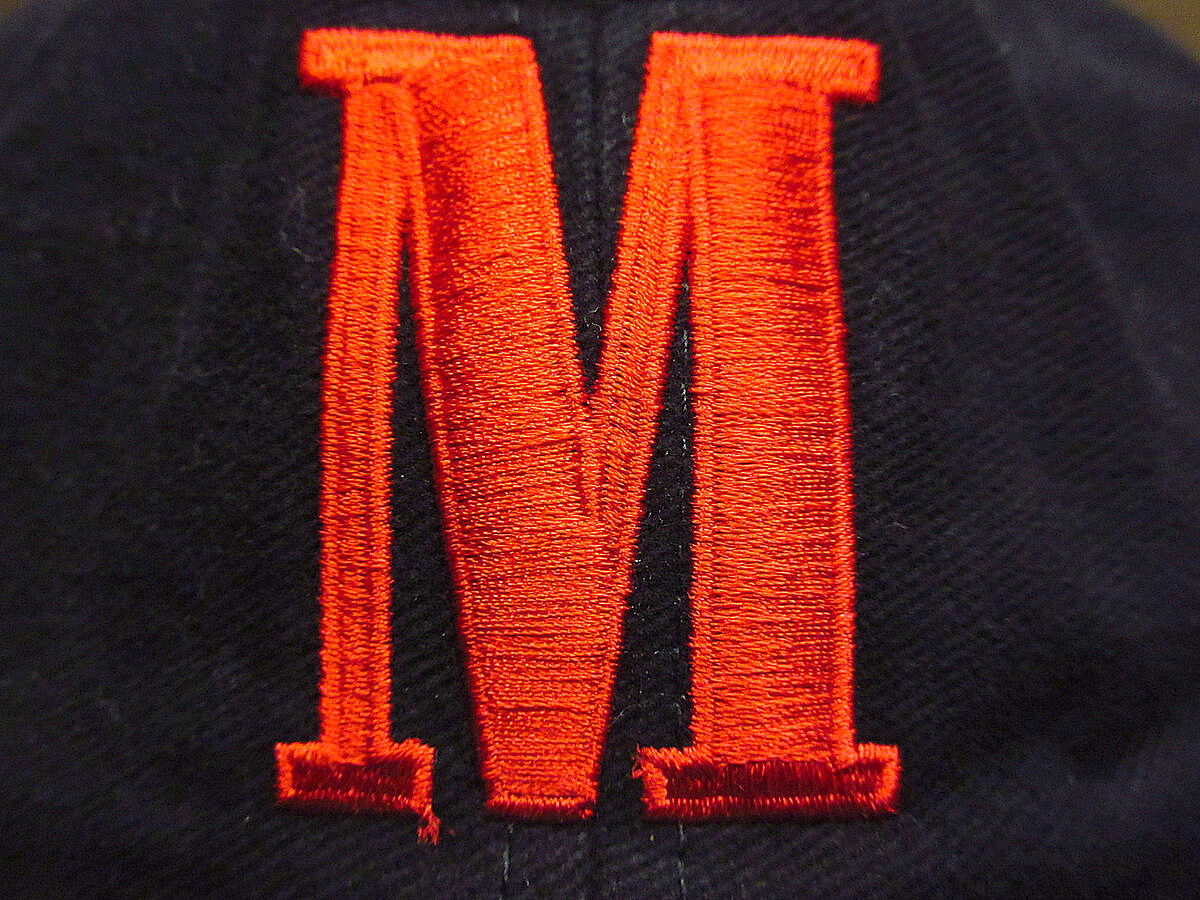 ビンテージ90's○Marlboro刺繍入りコットンキャップ黒×赤