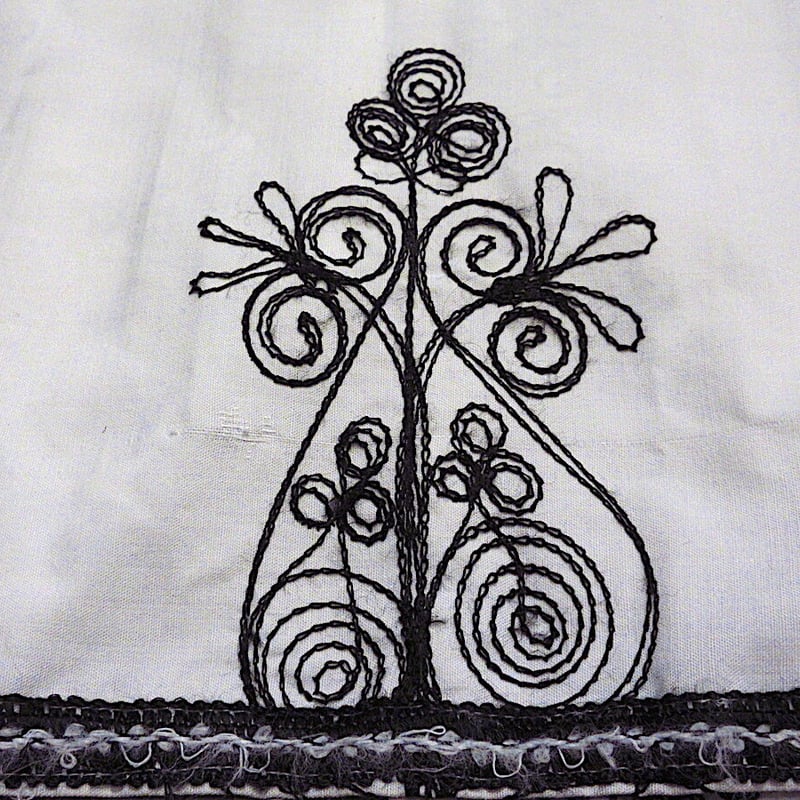 刺繍入り七分袖カフタンワンピース白×黒○230804c4-w-lsdrs 刺繍入り七分袖カフタンワンピース白×黒○230804c4-w-lsdrs
