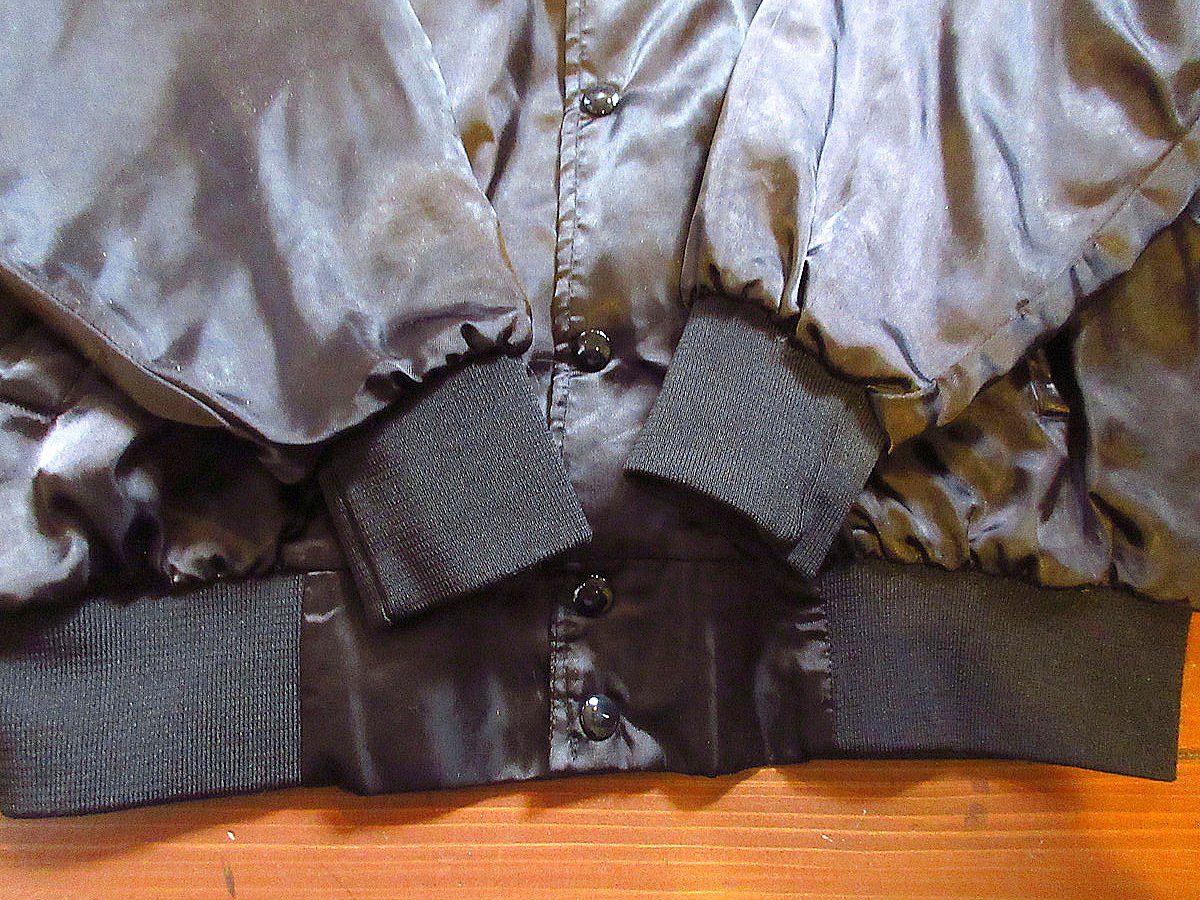 【k8914】グラタニ　USA古着ペレペレ90s00s当時物スタジアムジャ 古着 90s USA製 King Louie 「BCTGM」 コットンツイル ブラック