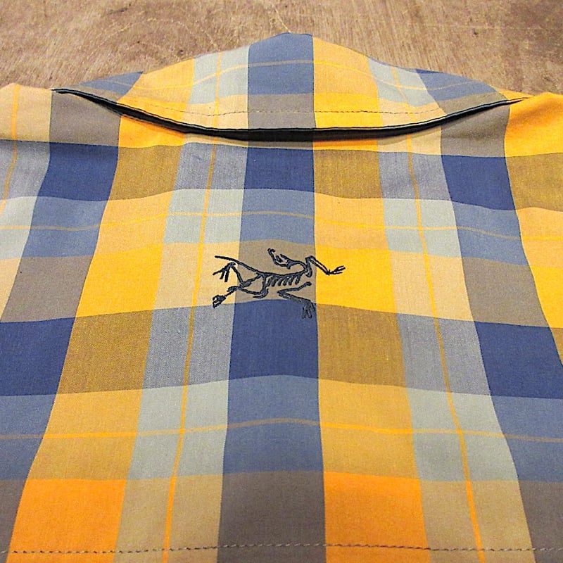 ARC’TERYX アークテリクス 半袖シャツ チェック Mサイズ ネイビー ARC'TERYXチェック柄半袖シャツsize XL○250708n2-m-sssh-otアー