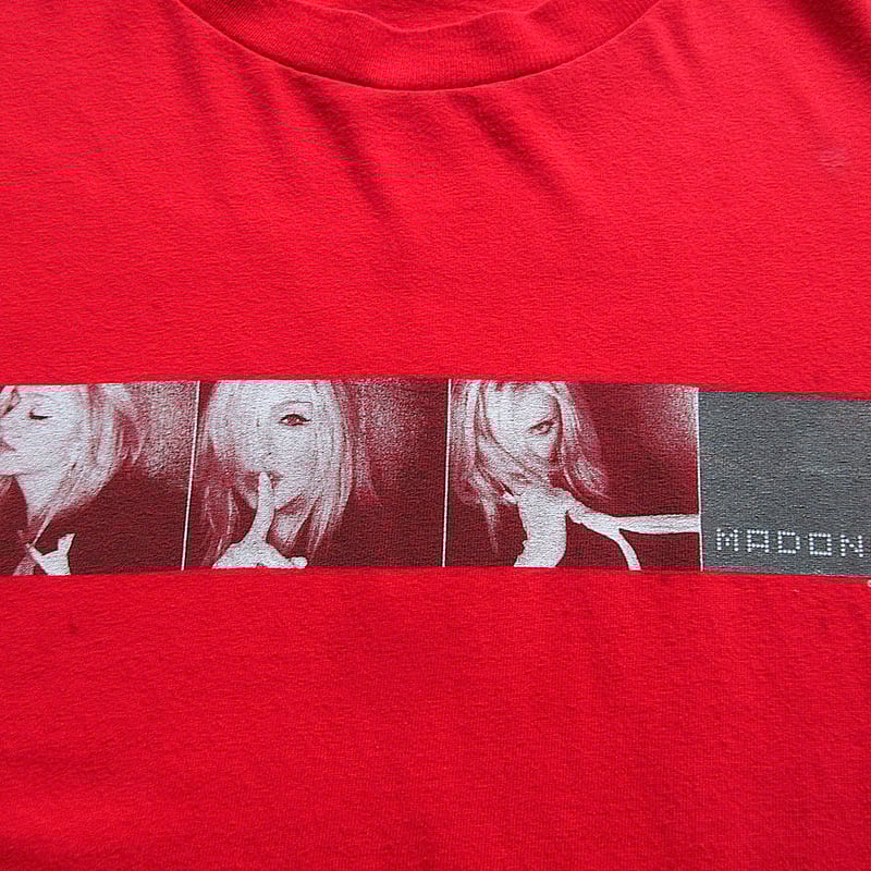 2000's○MADONNAワールドツアーTシャツ赤size L○240610k2-m-tsh 2000's○MADONNAワールドツアーTシャツ赤size L○240610k2-m-tsh