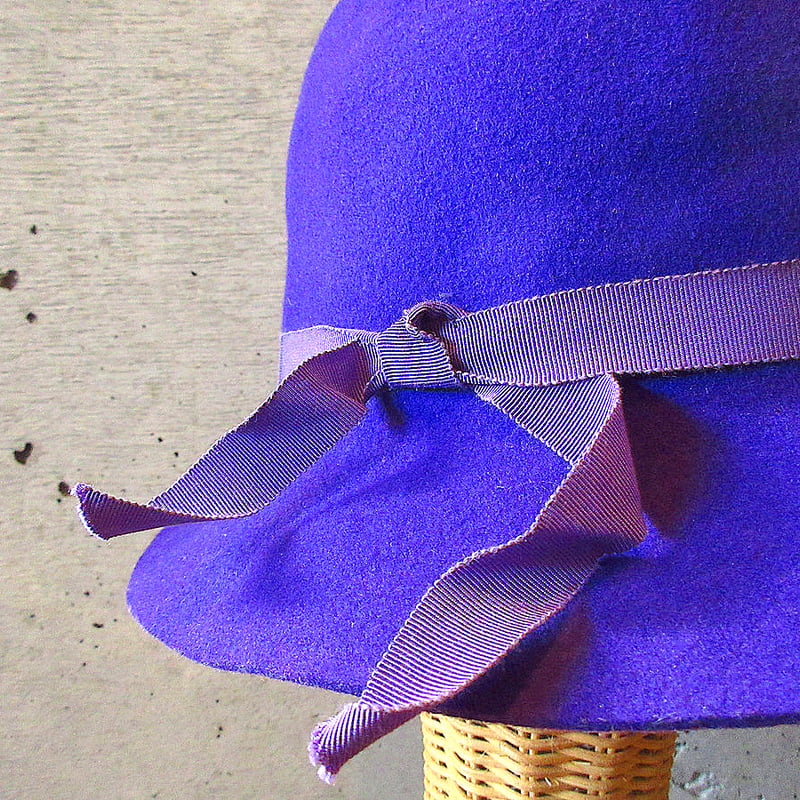 【美品】maxin 黒と紫のリボン付きウールハット 美品⭐︎紫色 ボーラー型ハット 黒いリボン付き レディース