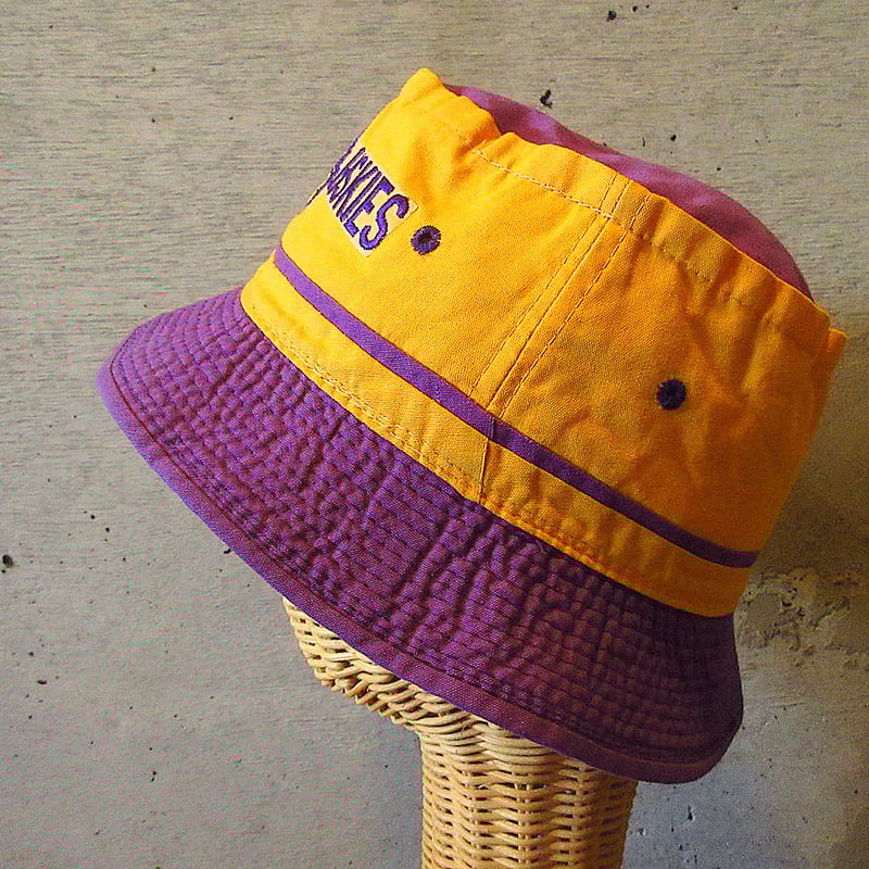 ビンテージ70's○WASHINGTON HUSKIESバケットハット紫×黄色size ビンテージ70's○WASHINGTON HUSKIESバケットハット紫×黄色size