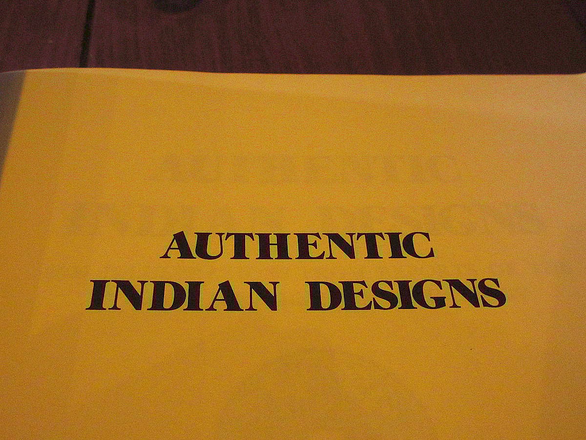 アート・デザイン・音楽 AUTHENTIC INDIAN DESIGNS AUTHENTIC INDIAN DESIGNSアート本○231120k3-otclctインデ