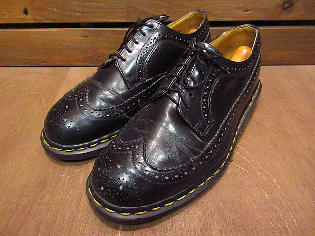 英国製　ドクターマーチン　ウイングチップ5ホールシューズ　イングランド　UK5 MADE IN ENGLAND Dr.Martensウイングチップ5ホールシューズ黒