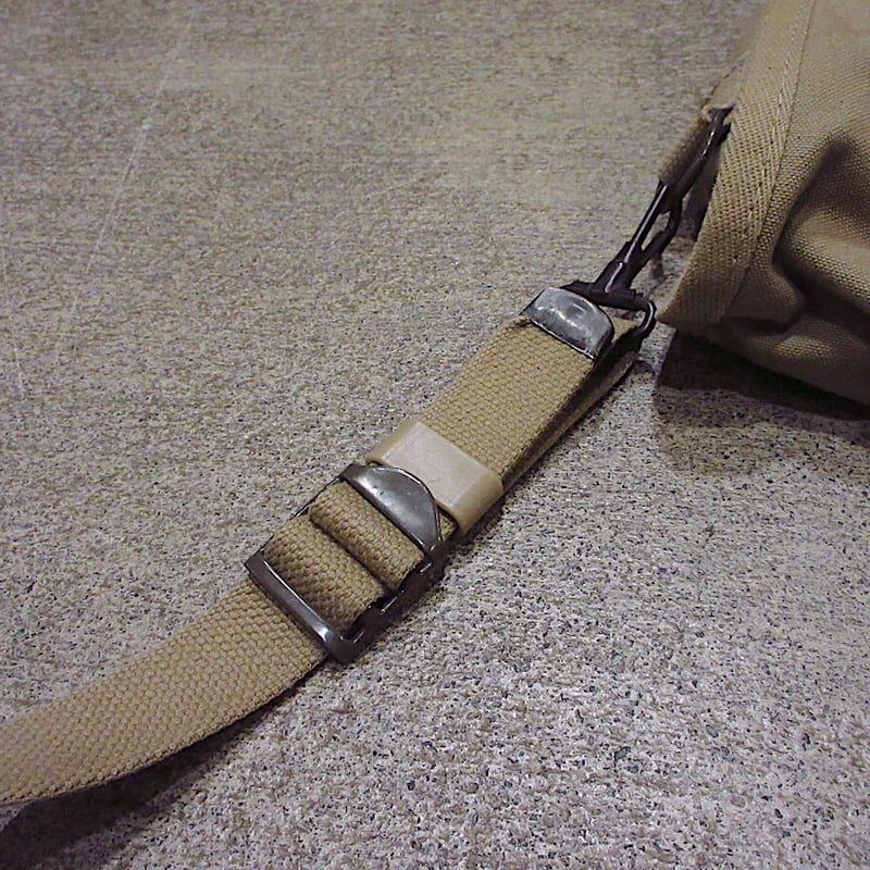 バッグ 2000s banana republic sling bag khaki 2000s banana republic sling bag khaki
