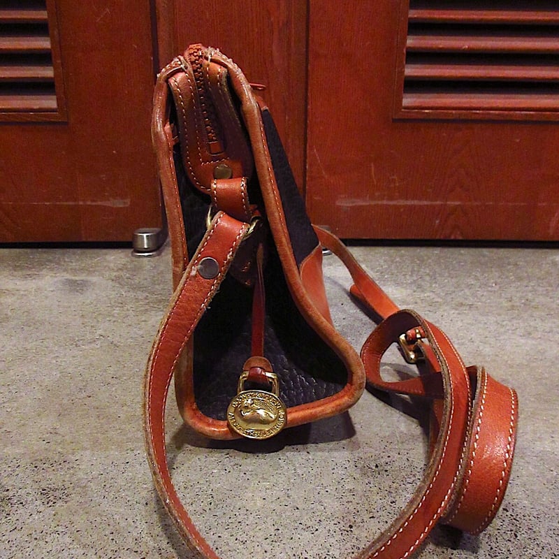 ビンテージ○DOONEY & BOURKEレザーショルダーバッグ黒×茶 ビンテージ○DOONEY & BOURKEレザーショルダーバッグ黒×茶