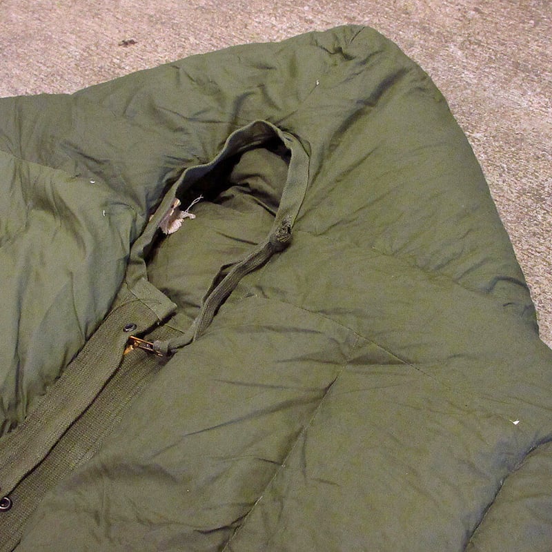 ミリタリー　米軍　ビンテージ　寝袋　M-1949 SLEEPING BAG MOUNTAIN M-1949 米軍払い下げの商品詳細