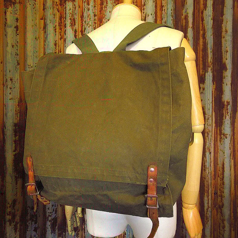 オリーブグリーン キャンバス リュック