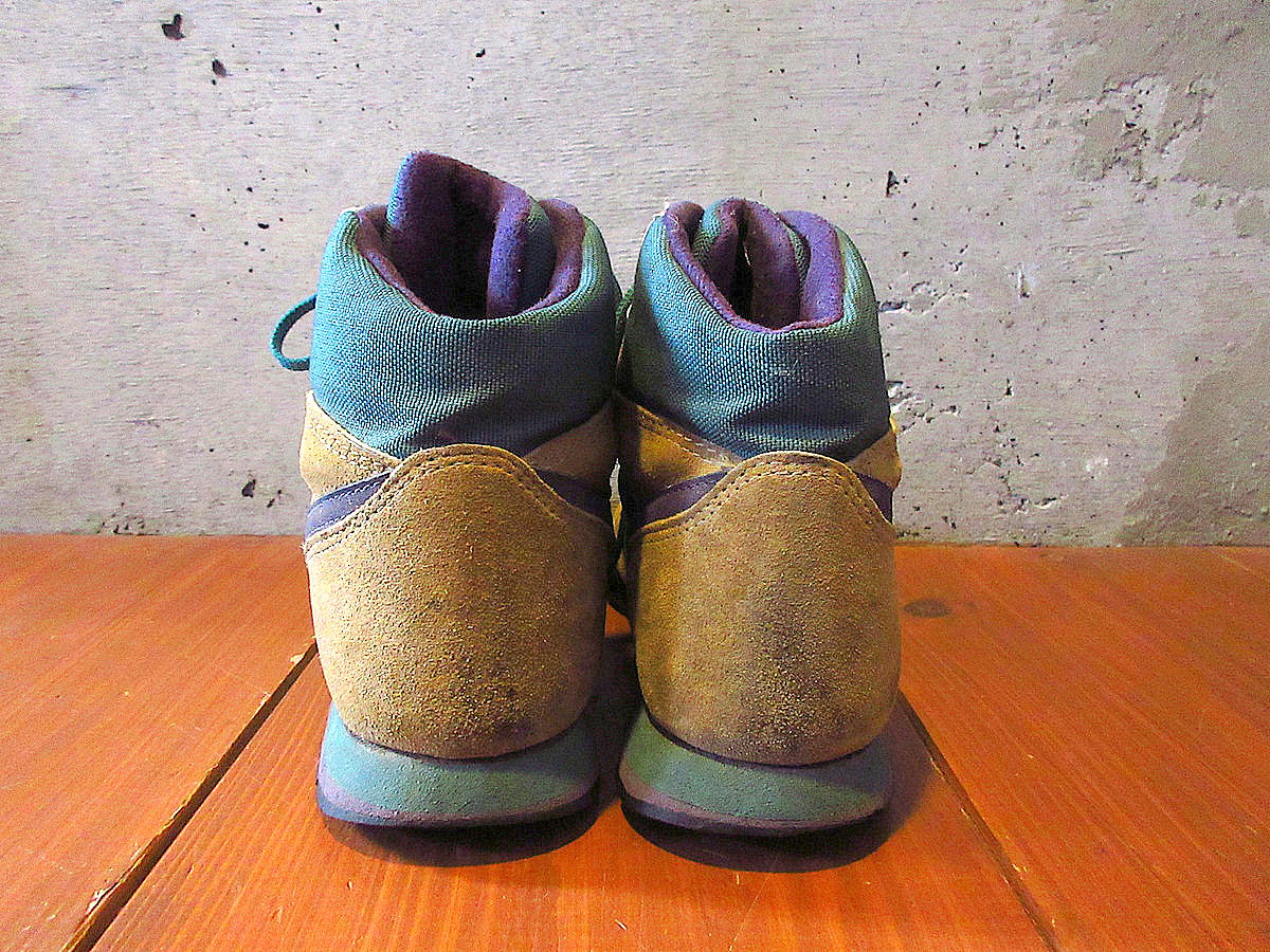d*7様 1979年 NIKE アスレチックシューズ カタログ 24ページ d*7様 1979年 NIKE アスレチックシューズ カタログ 24ページ