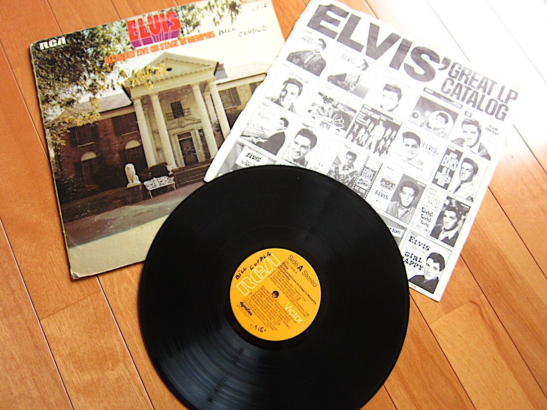 ELVIS PRESLEY○RECORDED LIVE ON STAGE IN MEMPHIS...