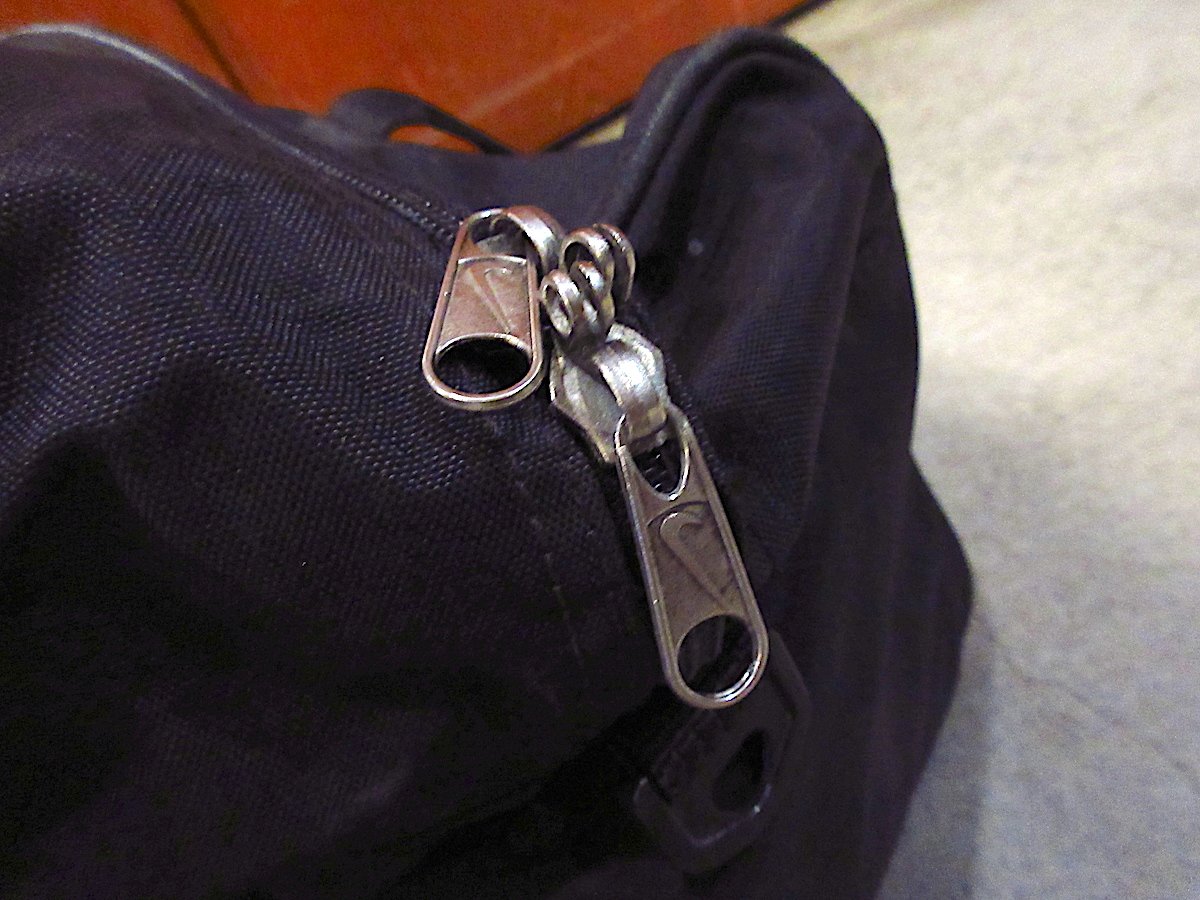 80sNIKE ヴィンテージ　ボストンバッグ 80's ヴィンテージ NIKE ナイキ エナメル ボストンバッグ - メルカリ