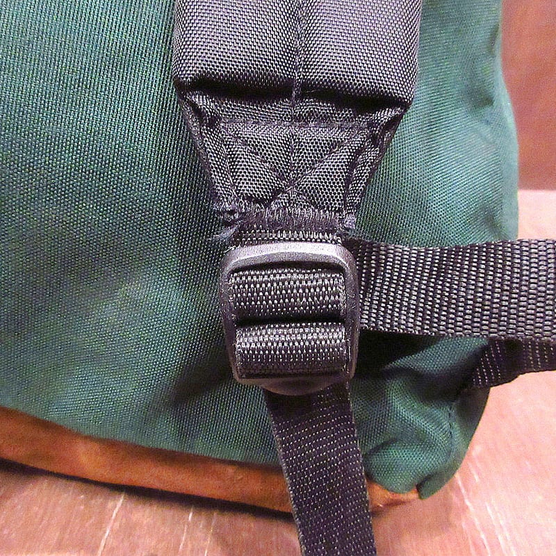 MADE IN U.S.A. EASTPAKボトムスウェードバックパック緑○220507s1-