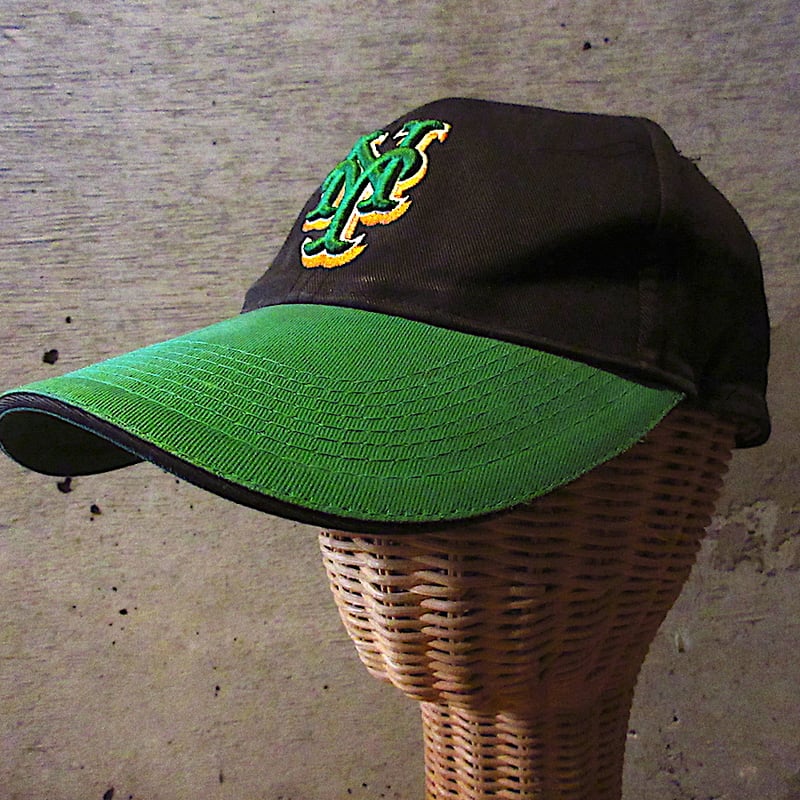ビンテージ90's○DEADSTOCK NEW YORK METS刺繍入り6パネルキャップ黒×