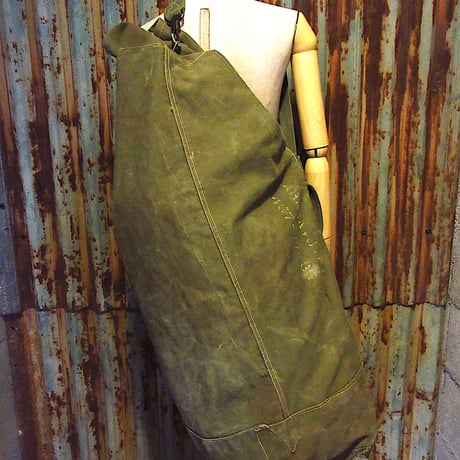  ヴィンテージ　ショルダーバッグ　ユーゴスラビア製　70s-80s CATEGORY ショルダーバッグ | cozy vintage