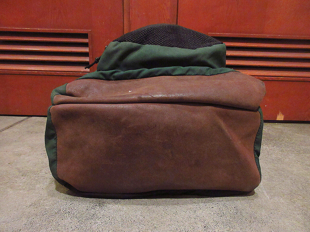 EASTPAK USA製　好配色　グリーン　底面レザー　ビーフ&ブロッコリー EASTPAK