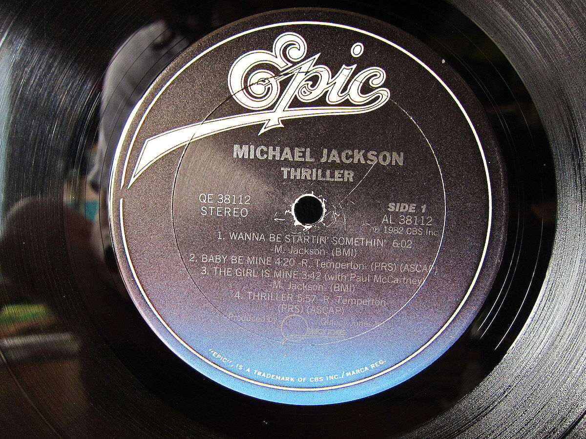 週末限定セール‼️Michael Jackson レコードな2点セット新品未使用 Amazon.co.jp: オフ・ザ・ウォール(紙ジャケット仕様