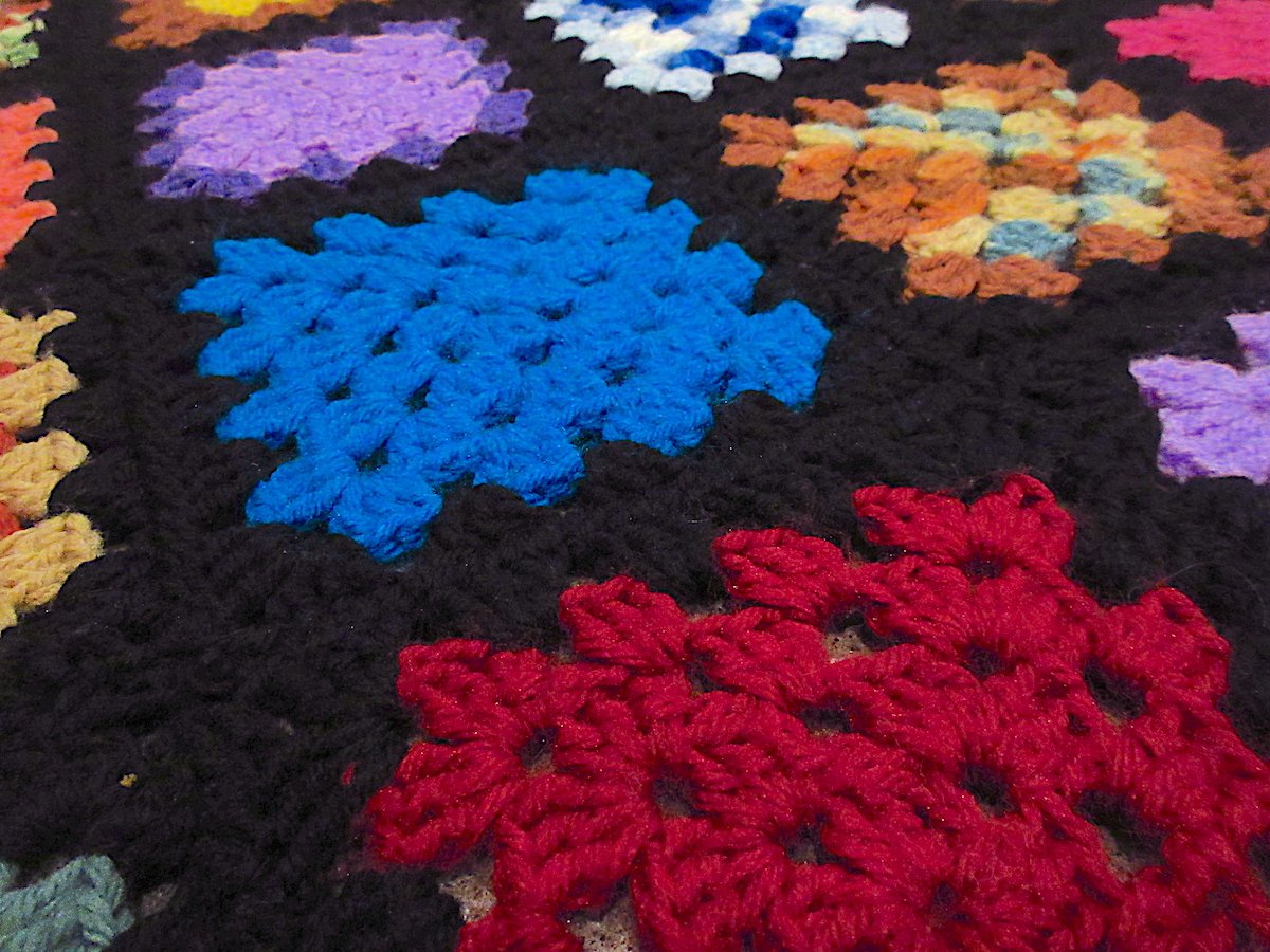 ビンテージ○かぎ針編みブランケットsize 約136cm × 約120cm○250528m1-