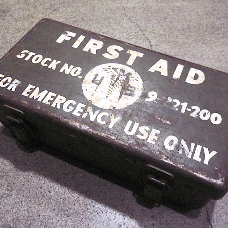 ビンテージ40's○U.S.ARMYファーストエイドキットメタルボックス