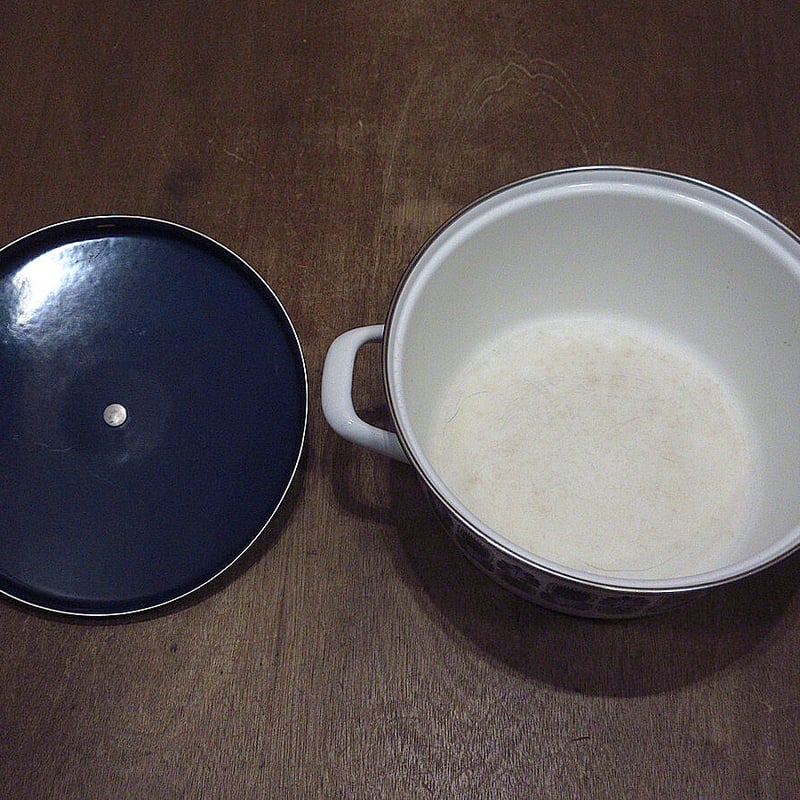 ビンテージ○Austria email蓋付きホーロー両手鍋○230126i6-tbwr