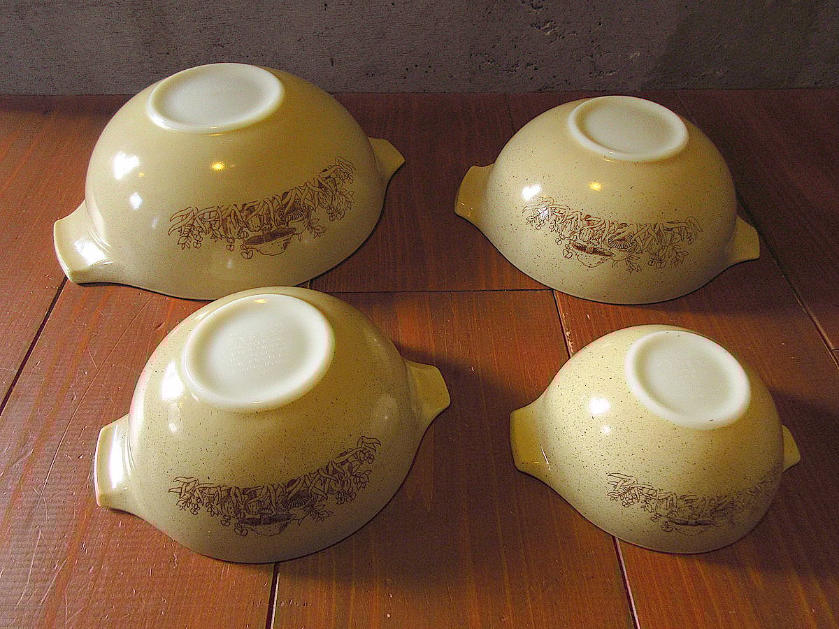 ビンテージ○PYREXプリント入りボウル4点セット○241013j8-tbwr雑貨