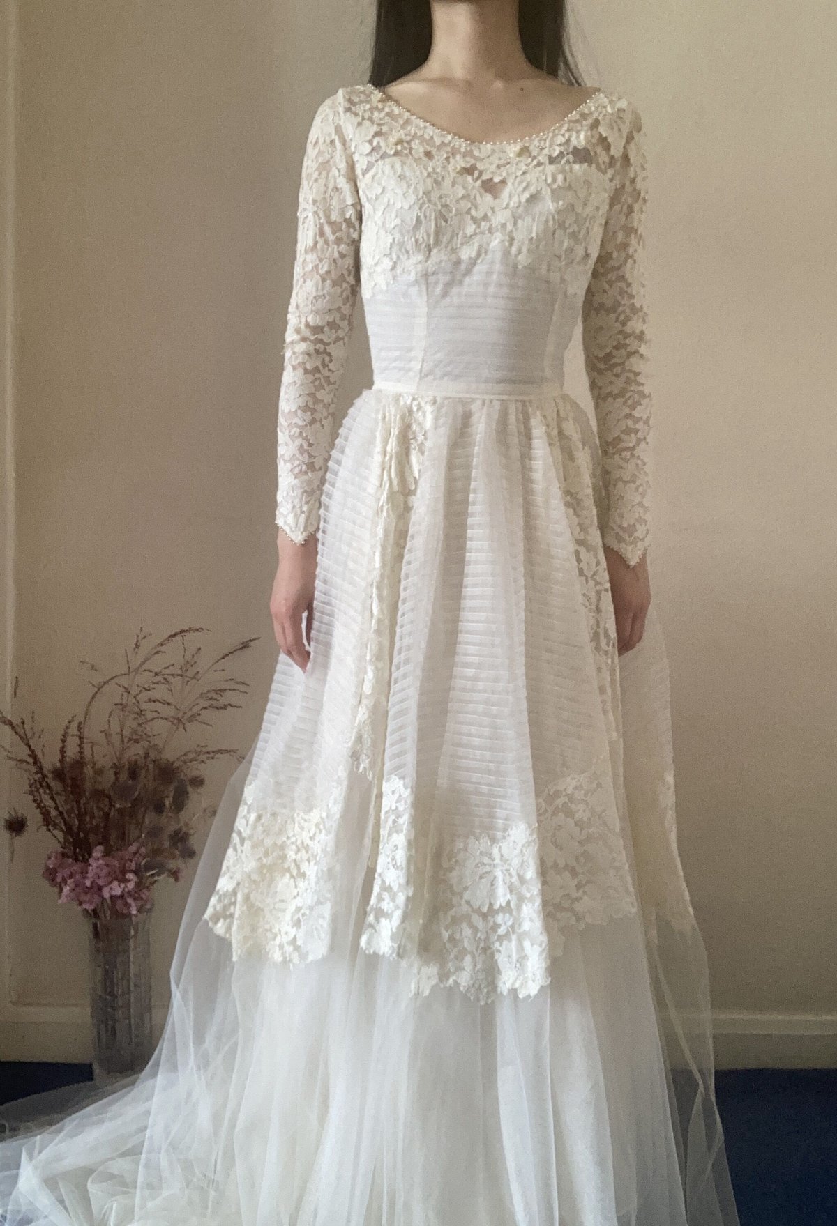 50s Long Train Lace Wedding Dress | Rêverie Vin