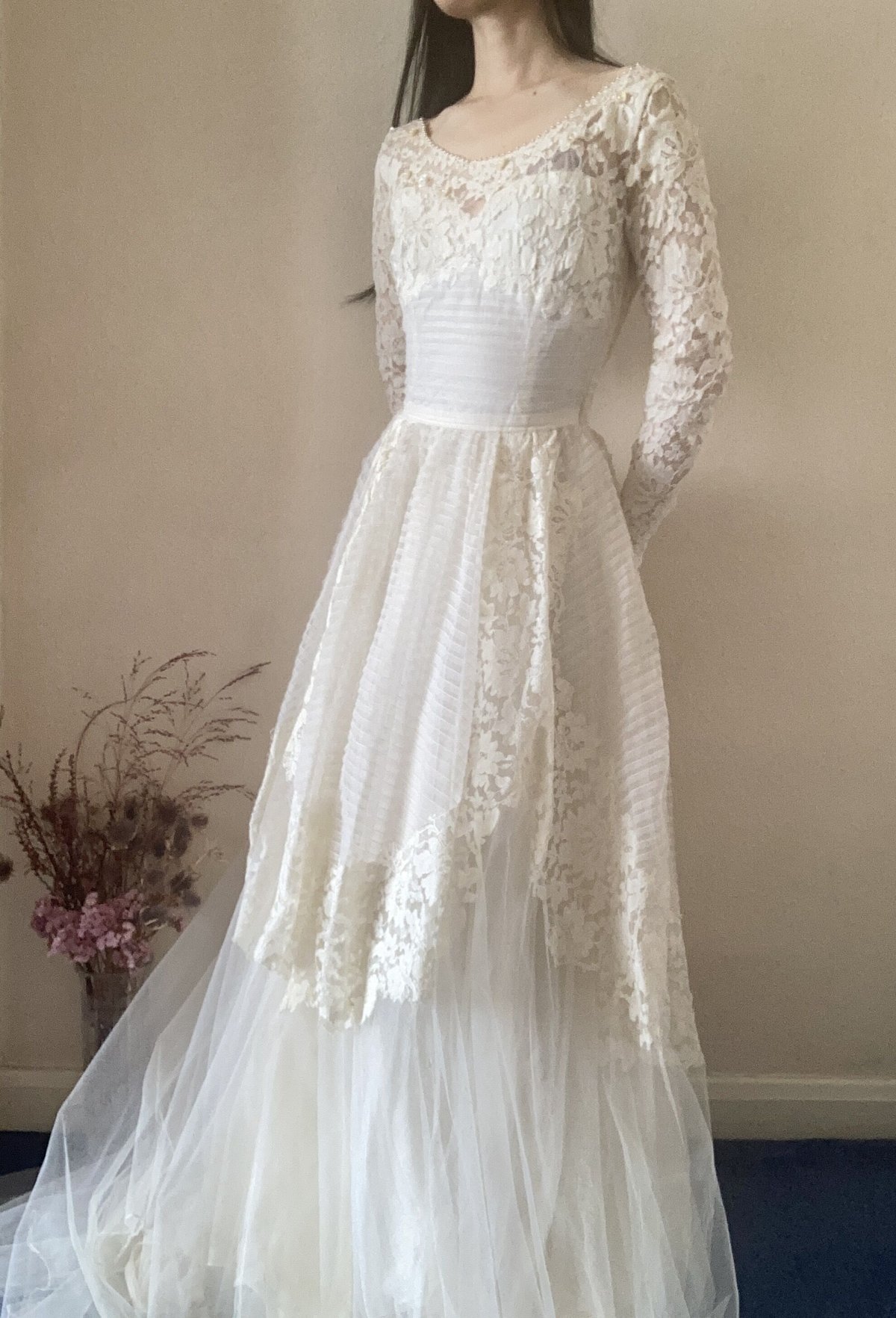 50s Long Train Lace Wedding Dress | Rêverie Vin 50s Long Train Lace Wedding Dress | Rêverie Vin
