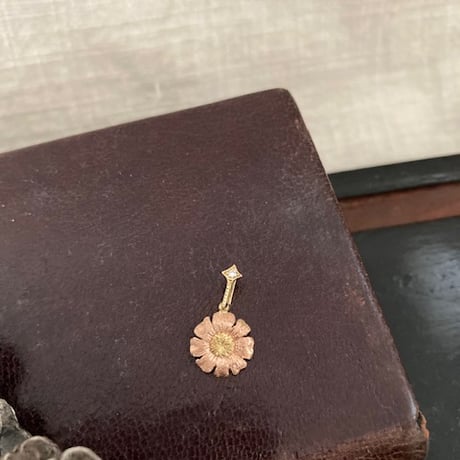 Junkirenzeお花のペンダントヘッド、秋桜、マリーゴールド