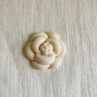 アイボリーカメリアカービング40mm