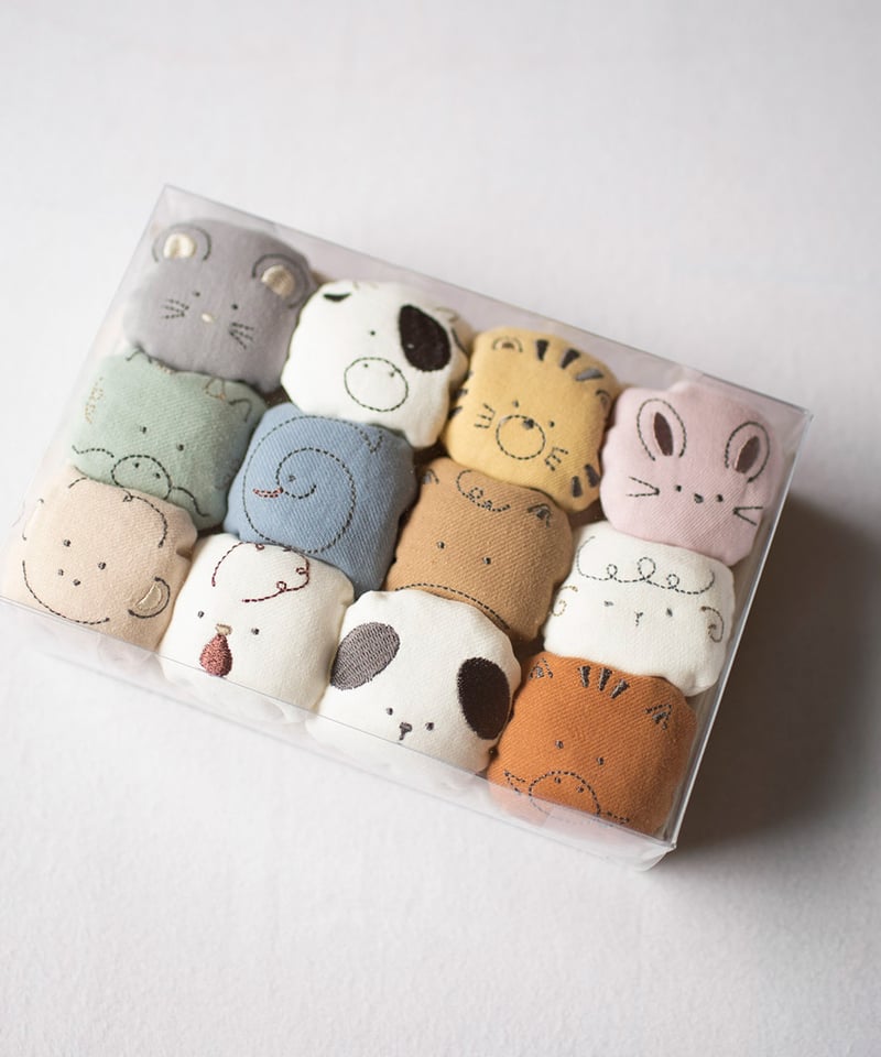 mocmof 十二支 お手玉セット(12P+巾着）【箱入り】 622-356616 | TAK