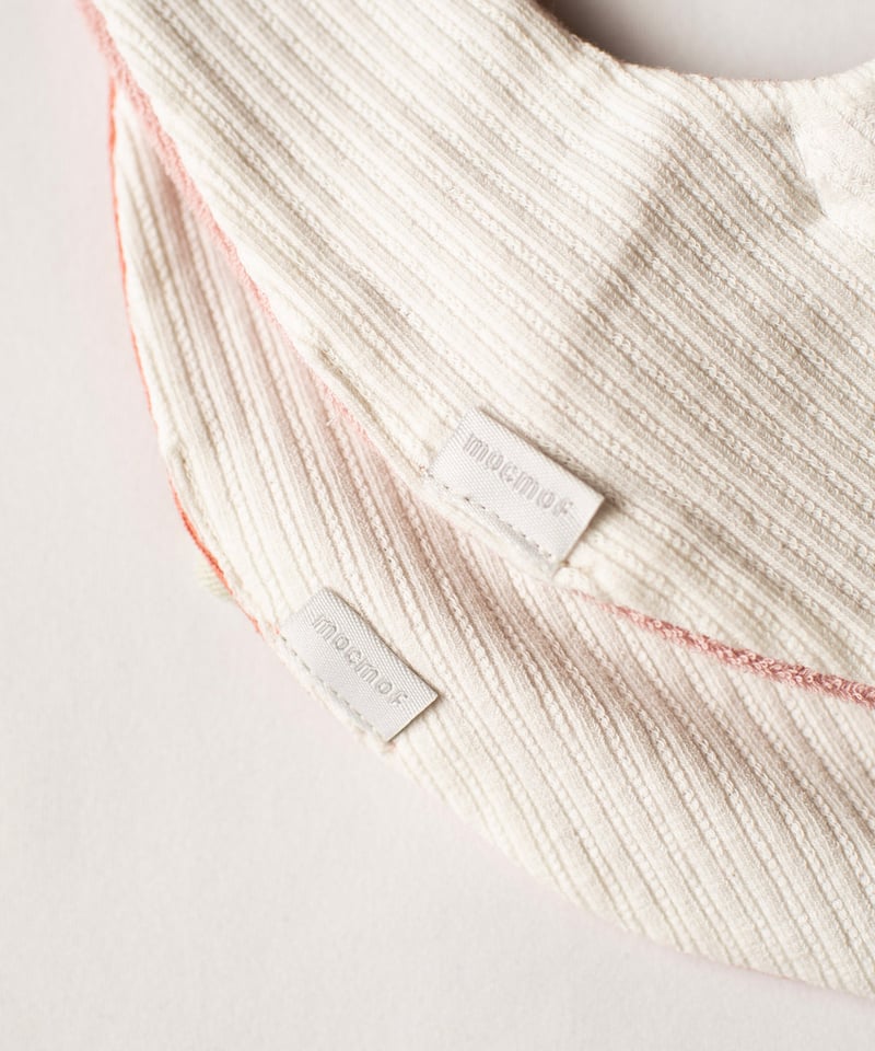 mocmof いちご ベビースタイ 622-554044 | TAKARAYA ONLINE