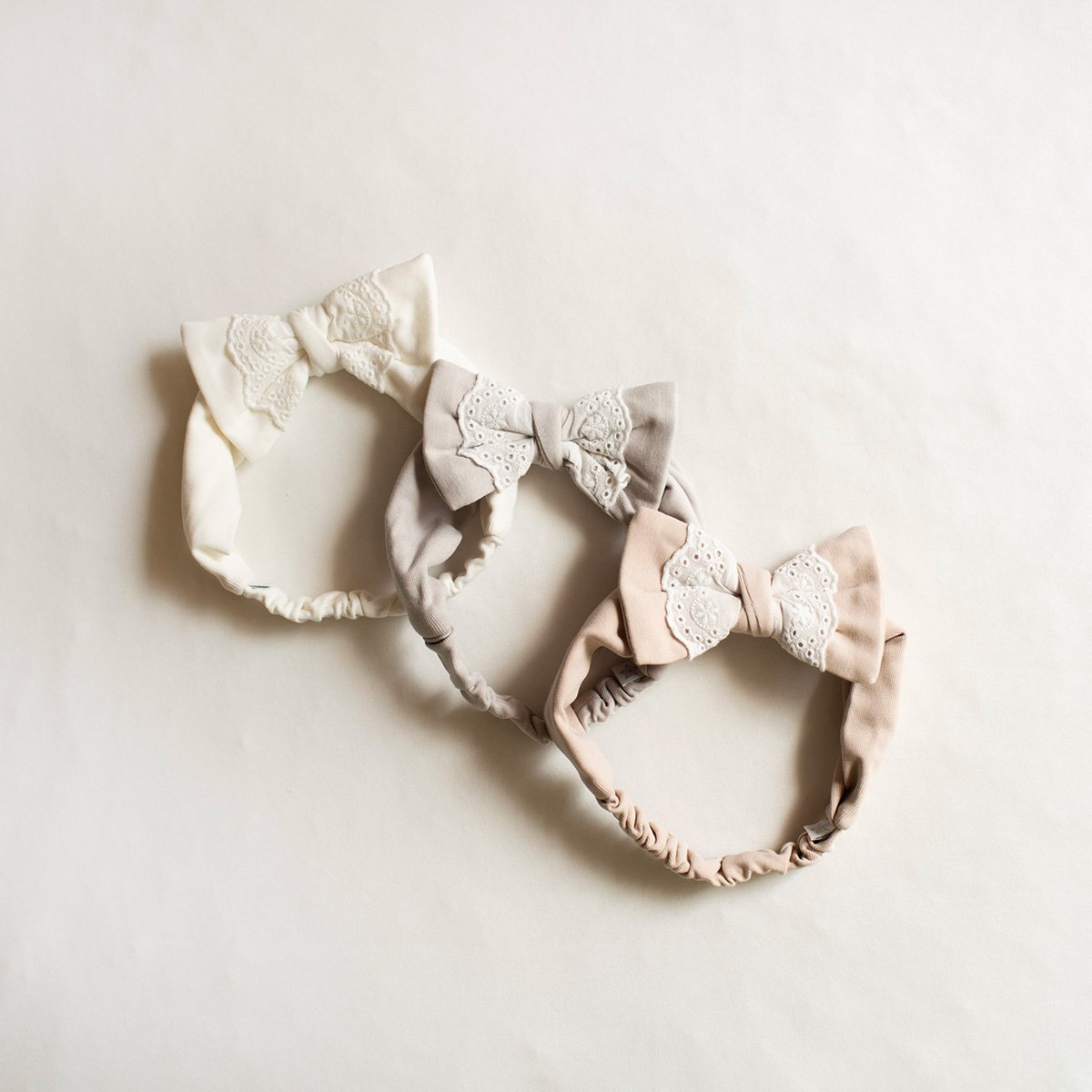 【T-470】ベアグミヘアリボン　くまヘアリボン　キッズヘアリボン　ハンドメイド グーフィー＆マックス リボンヘアバンド – サンキューマート