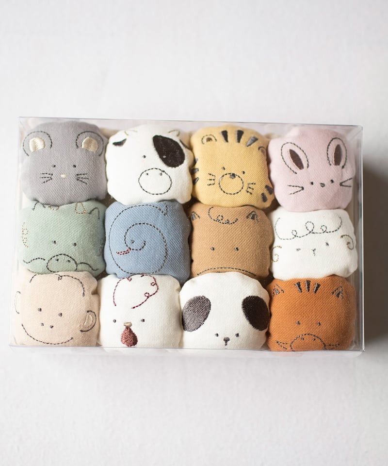 mocmof 十二支 お手玉セット(12P+巾着）【箱入り】 622-356616 | TAK