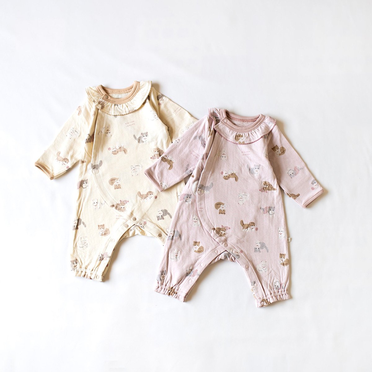 mocmof にゃんこ柄かんたんロンパース 622-574256 | TAKARAYA ONL