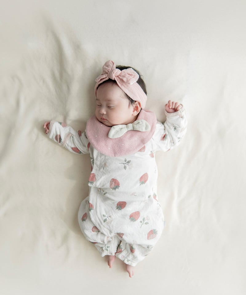 mocmof いちご ベビースタイ 622-554044 | TAKARAYA ONLINE