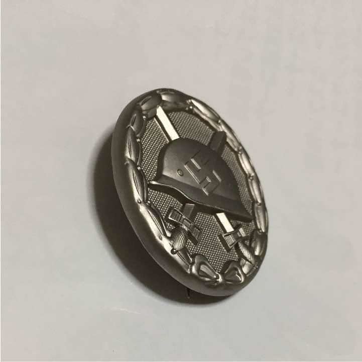 ＢＷドイツ軍/連邦軍＊１９５７年制定＊戦傷章＊銀章（実物） original