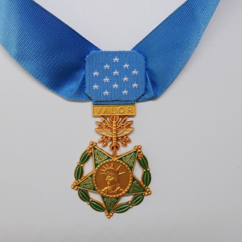 アメリカ軍　アメリカ　勲章　最高位勲章　激レア品　空軍十字章 アメリカ軍 アメリカ 勲章 最高位勲章 激レア品 空軍十字章