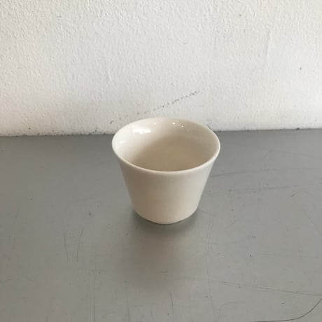 白磁の茶杯　〈台湾製〉