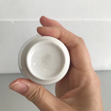 白磁の茶杯　〈台湾製〉