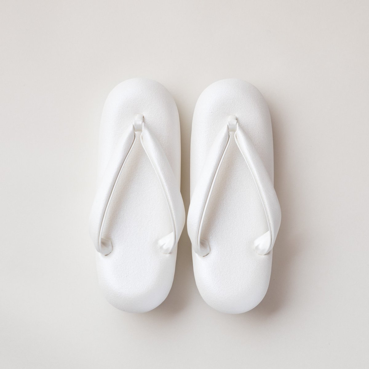 名匠庵オリジナル 【菊之好】バルーン草履 四分三段「白まゆ」 LL