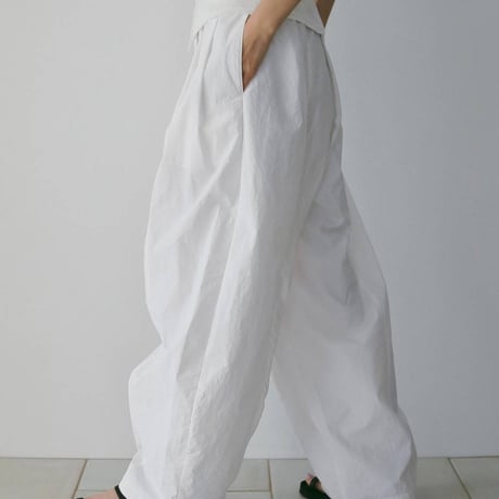 【anuke】 Volumetuck Cocoon Pants