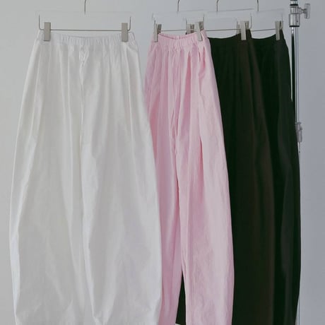 【anuke】 Volumetuck Cocoon Pants
