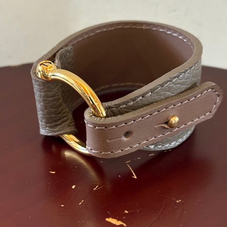 【ATELIER BRUGGE】　Horse shoe wide leather bracelet