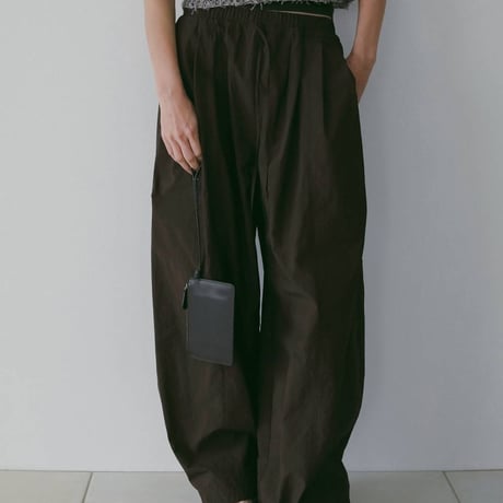 【anuke】 Volumetuck Cocoon Pants