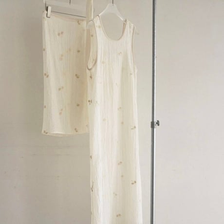 【anuke】Embroidery Sleeveless Onepiece