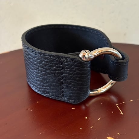 【ATELIER BRUGGE】　Horse shoe wide leather bracelet