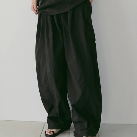 【anuke】 Volumetuck Cocoon Pants